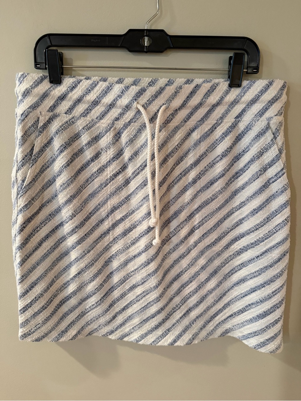 5/$25!! Lou & Grey White and Blue Diagonal Stripe Drawstring Mini Skirt